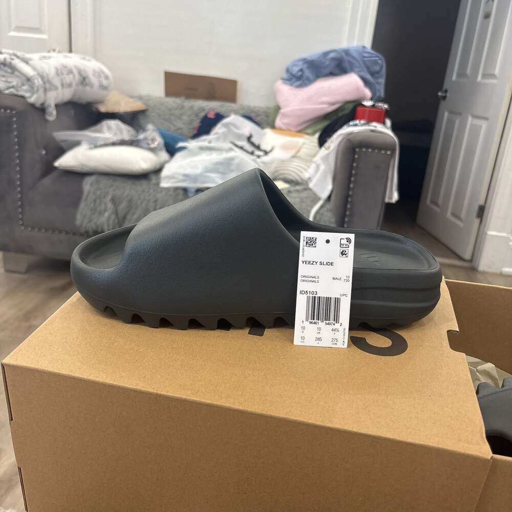 Adidas Yeezy Slide Dark Onyx